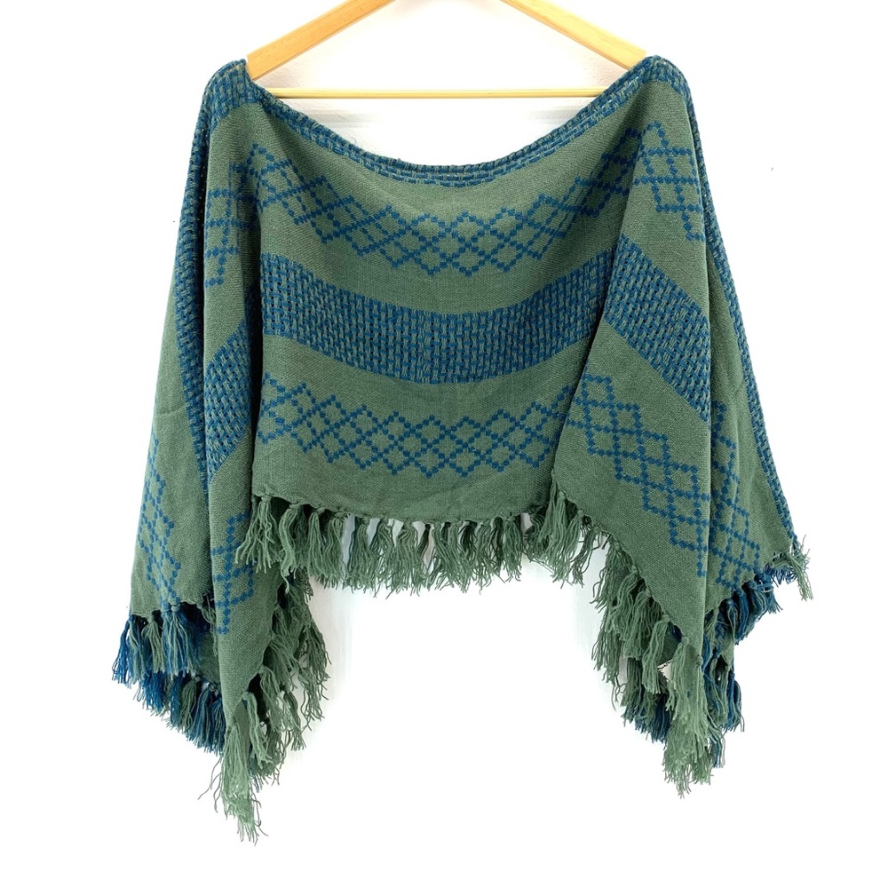 Free People Fringe Poncho • one size